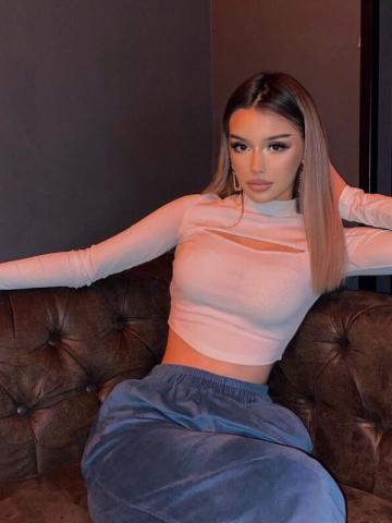 Анастасия Маленькая Блондинка